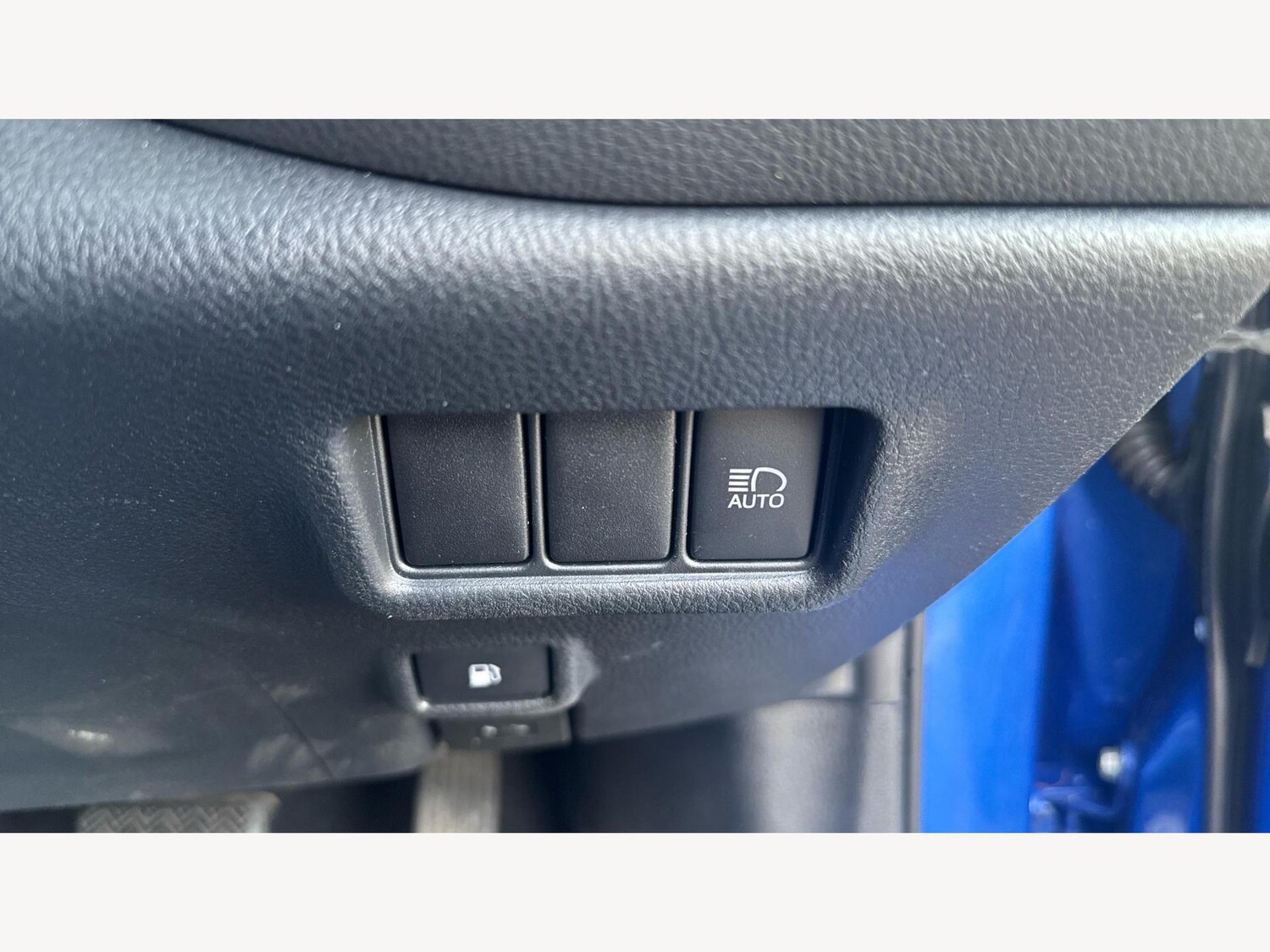 Used Toyota C-HR for sale - 76994678: Photo 24