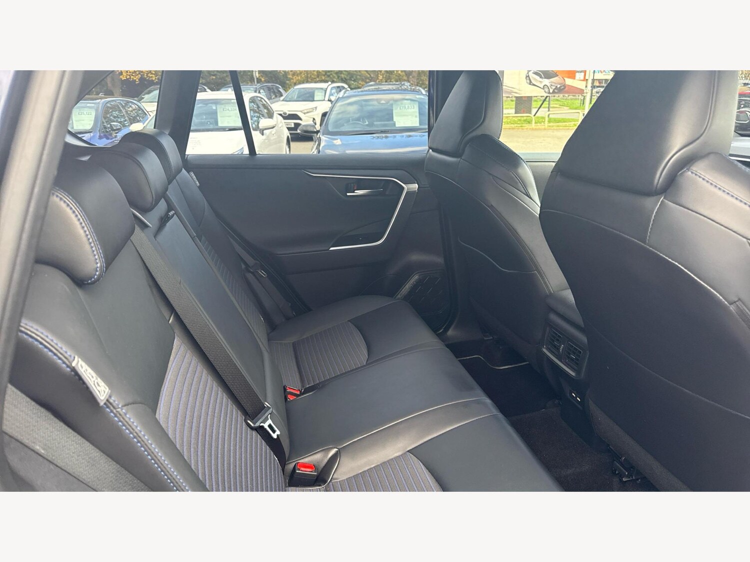 Used Toyota RAV4 2021 for sale - 76317963: Photo 14