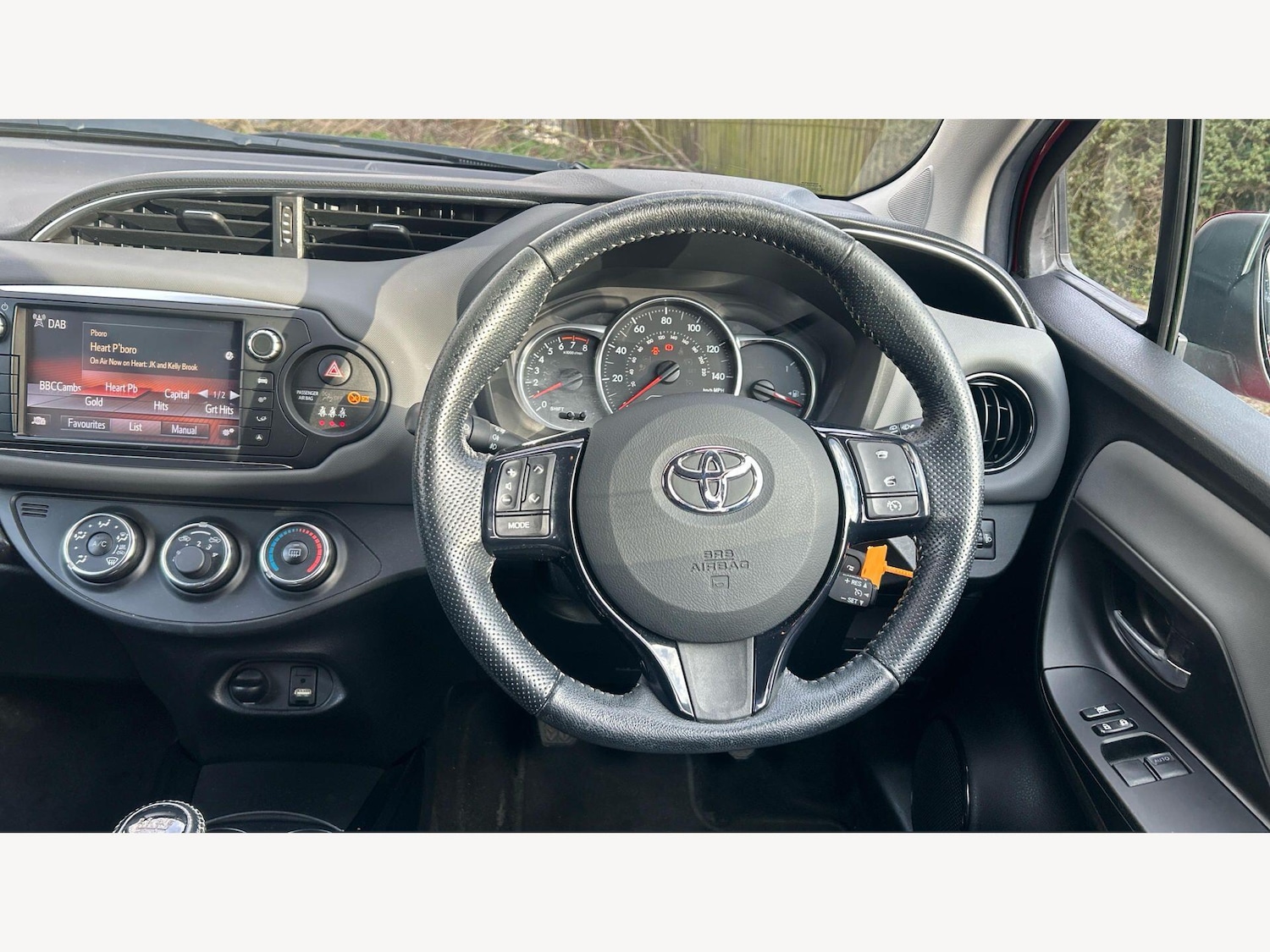 Used Toyota Yaris 2016 for sale - 78007613: Photo 8