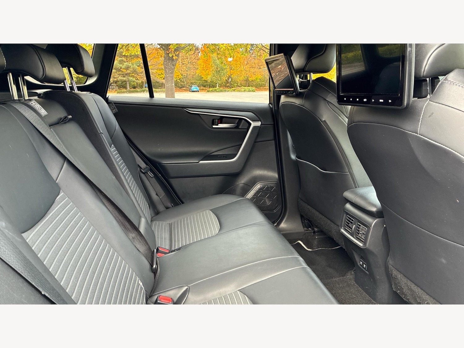 Used Toyota RAV4 2021 for sale - 76424388: Photo 14