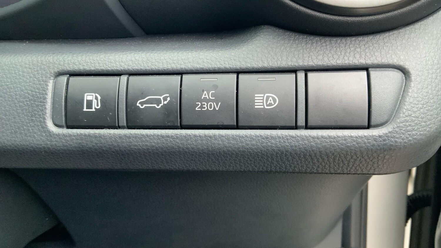 Used Toyota C-HR 2025 for sale - 77254712: Photo 32