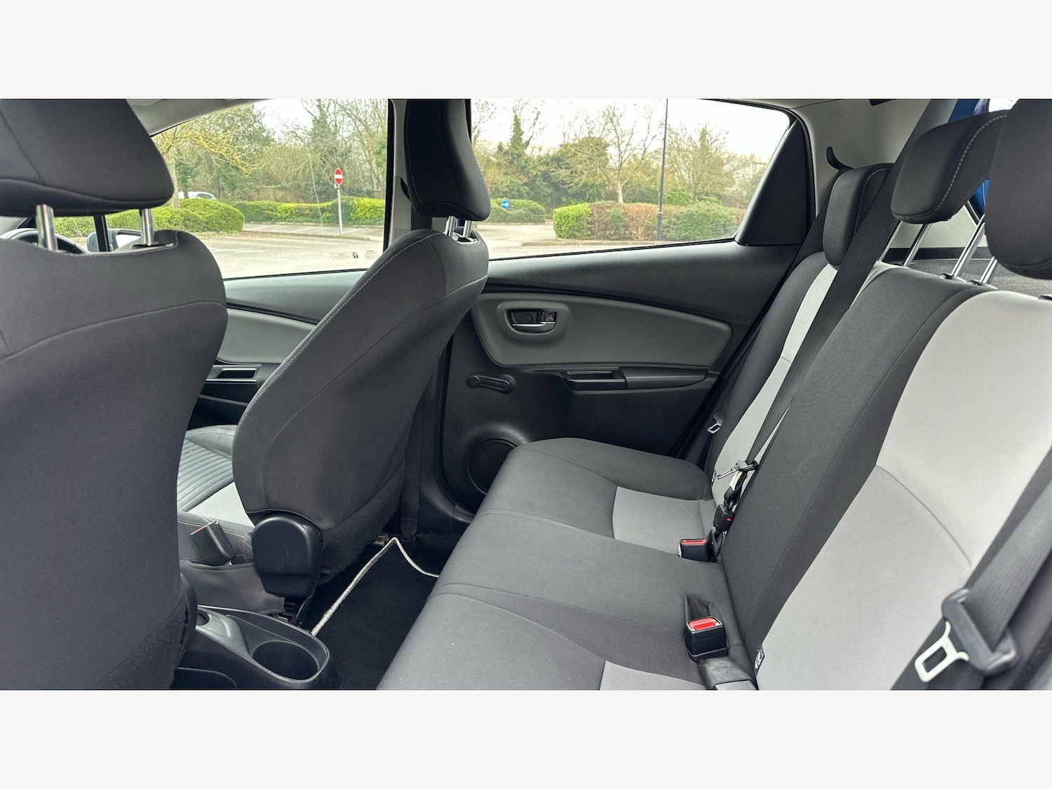 Used Toyota Yaris 2017 for sale - 77769013: Photo 15