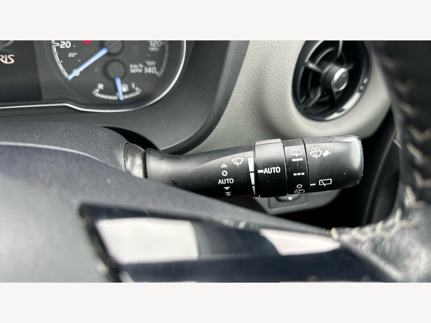 Used Toyota Yaris 2017 for sale - 77769013: Photo 27