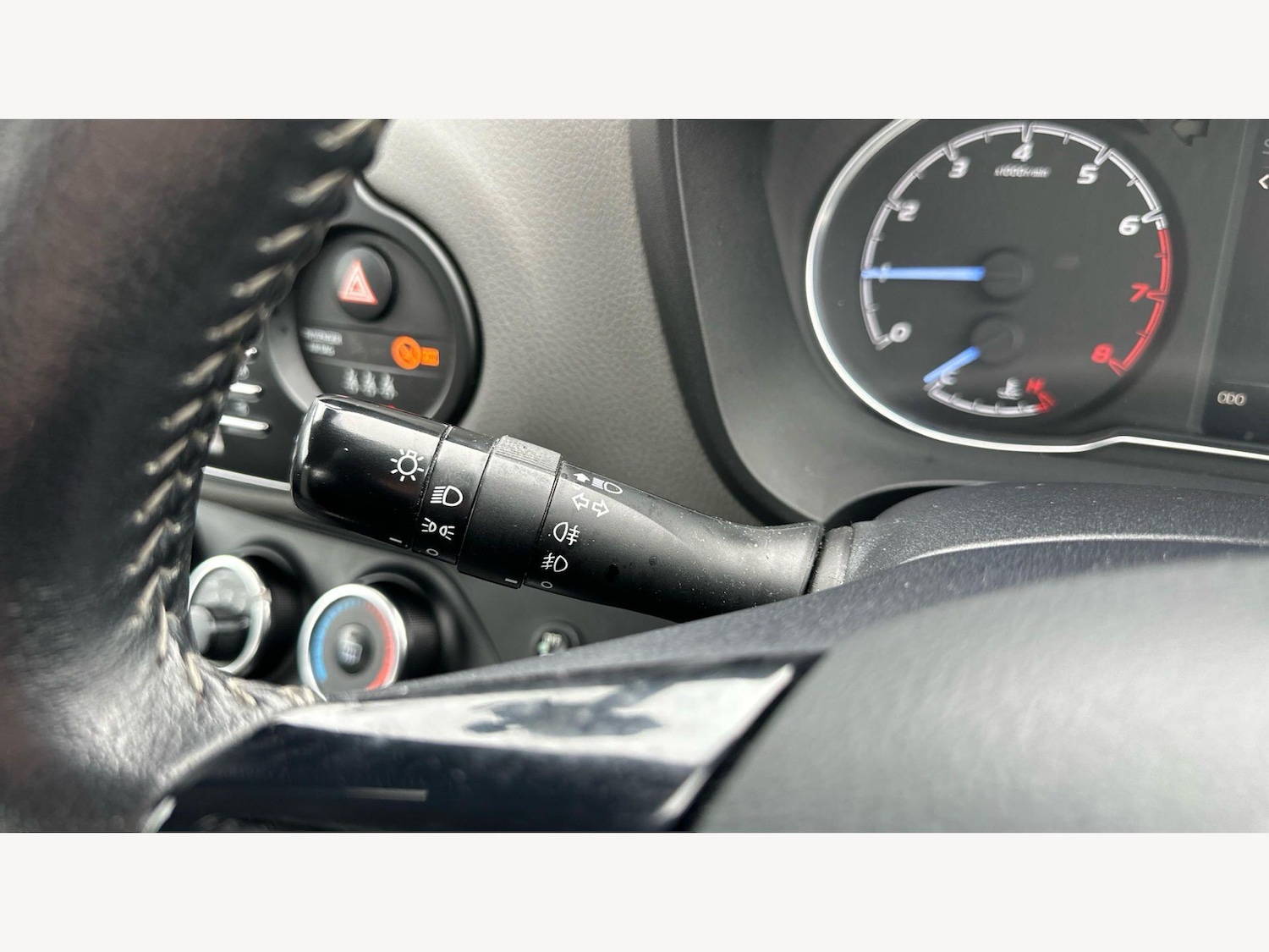 Used Toyota Yaris 2017 for sale - 77769013: Photo 28