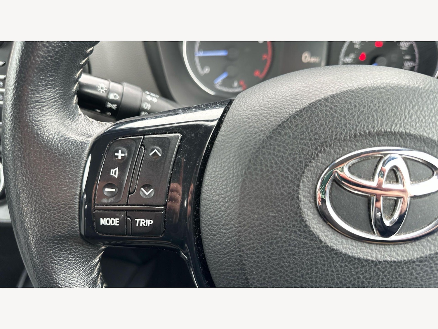 Used Toyota Yaris 2017 for sale - 77769013: Photo 29
