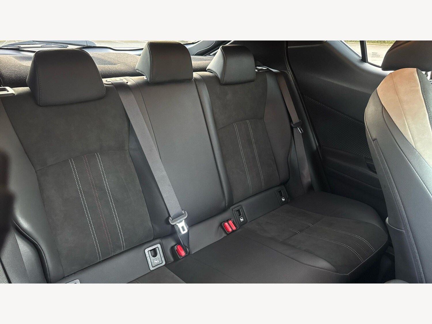 Used Toyota C-HR 2022 for sale - 77683796: Photo 24