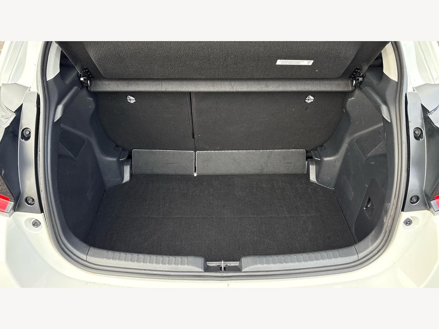 Used Toyota Yaris 2020 for sale - 77396675: Photo 16