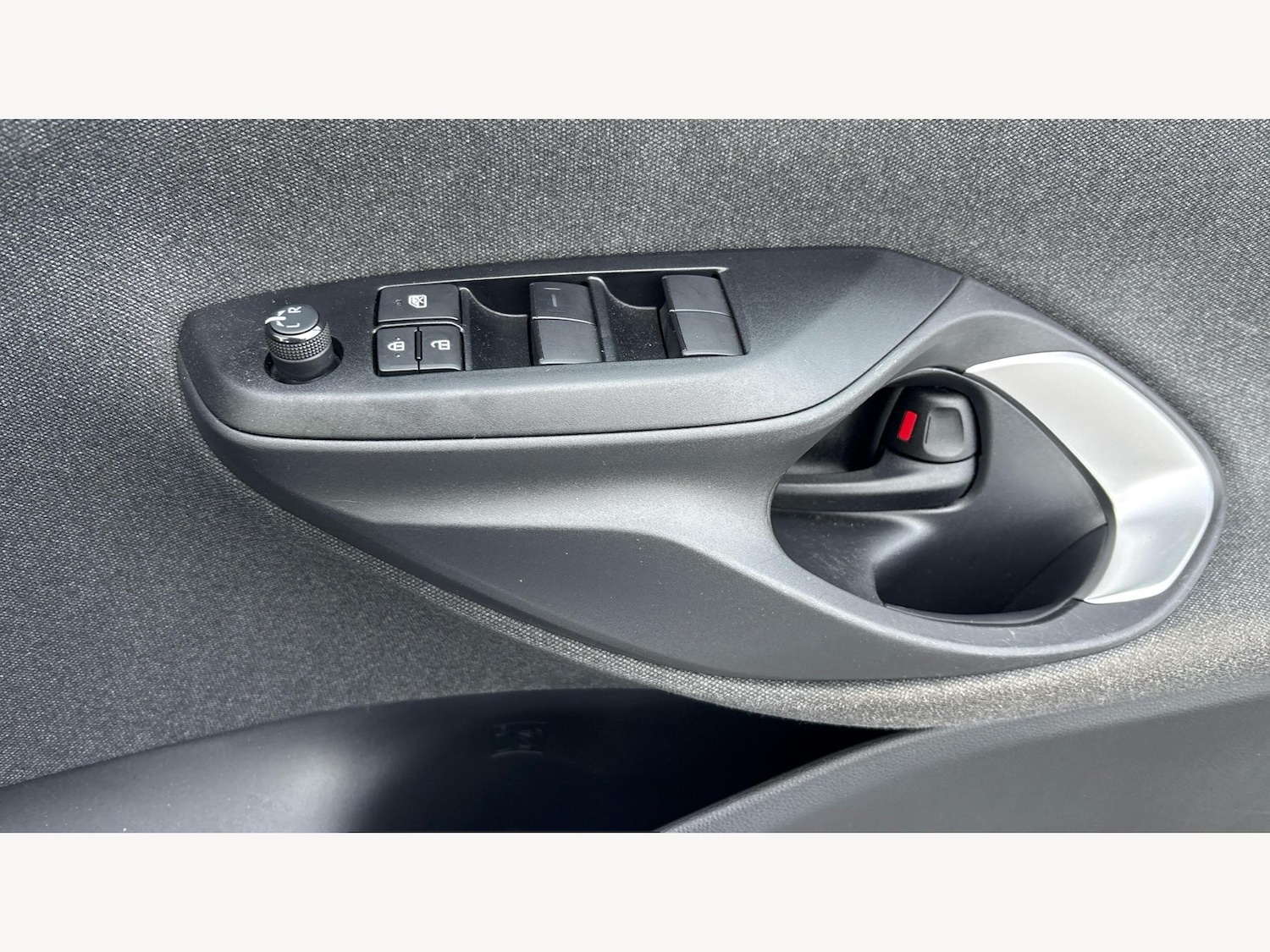 Used Toyota Yaris 2020 for sale - 77396675: Photo 31