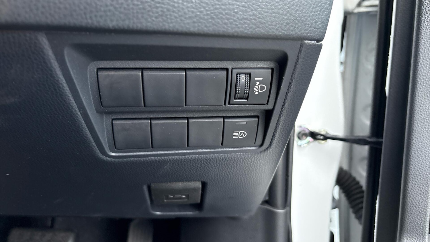 Used Toyota Yaris 2020 for sale - 77396675: Photo 32