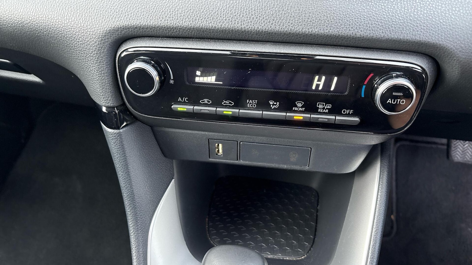 Used Toyota Yaris 2020 for sale - 77396675: Photo 37