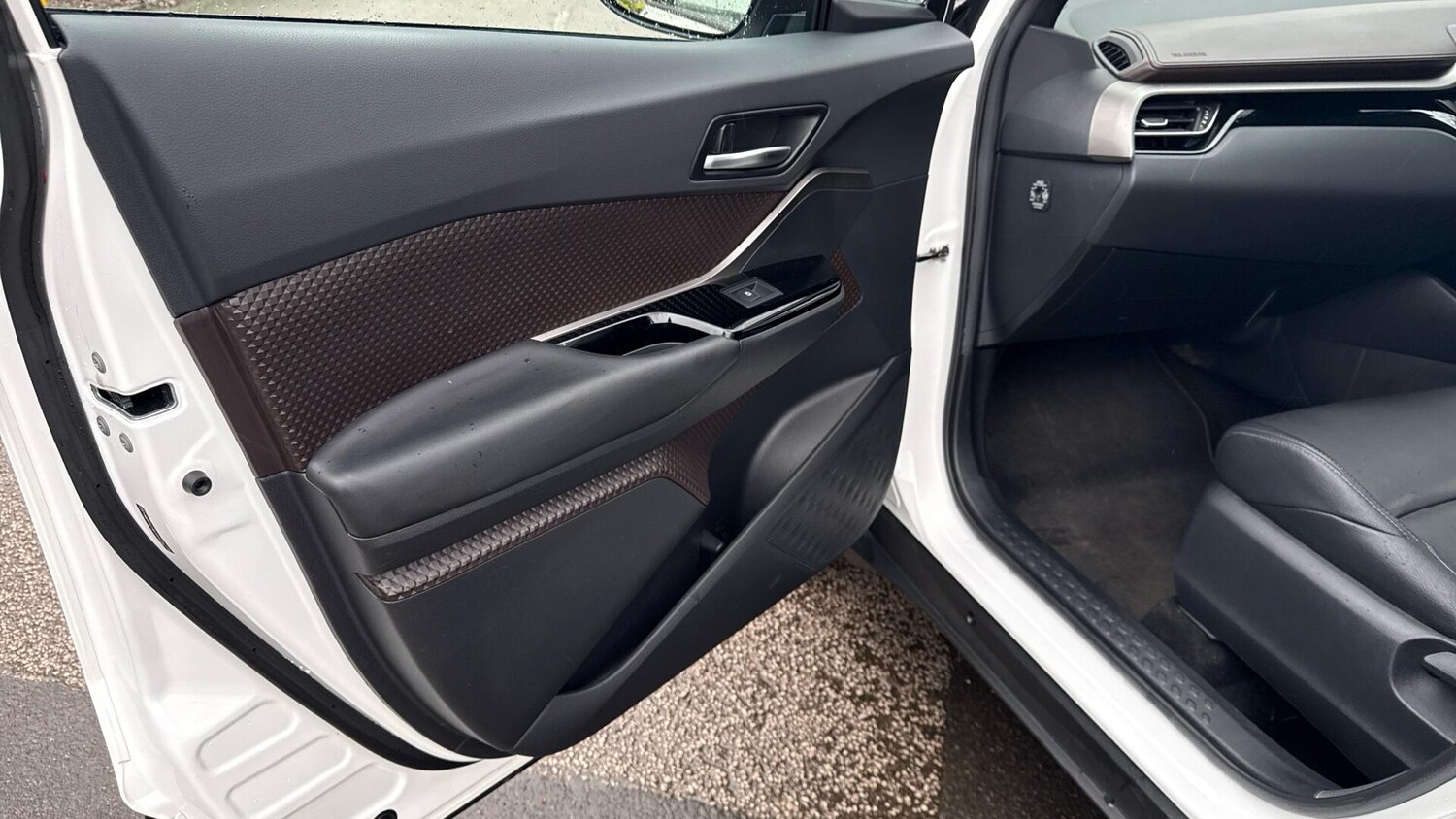 Used Toyota C-HR 2019 for sale - 77469250: Photo 38