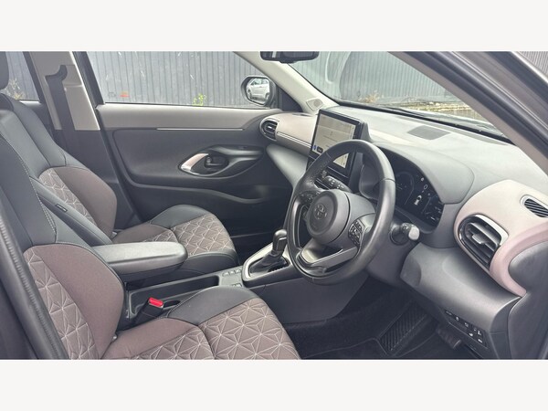 Used Toyota Yaris Cross 2024 for sale - 76151274: Photo 13