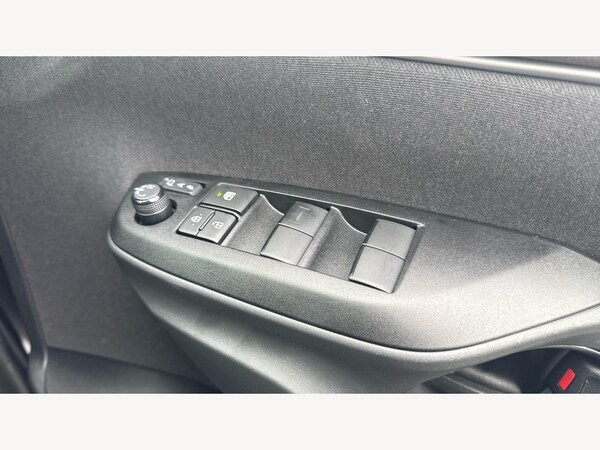 Used Toyota Yaris Cross 2024 for sale - 76151274: Photo 34
