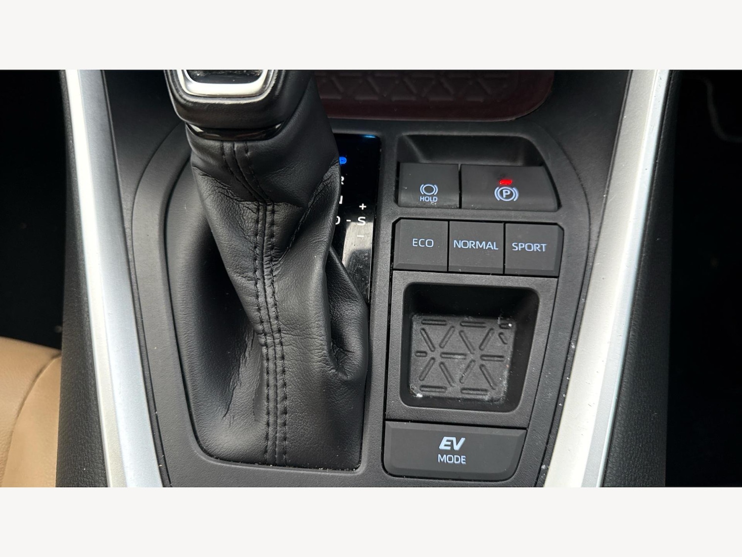 Used Toyota RAV4 2020 for sale - 76942718: Photo 24