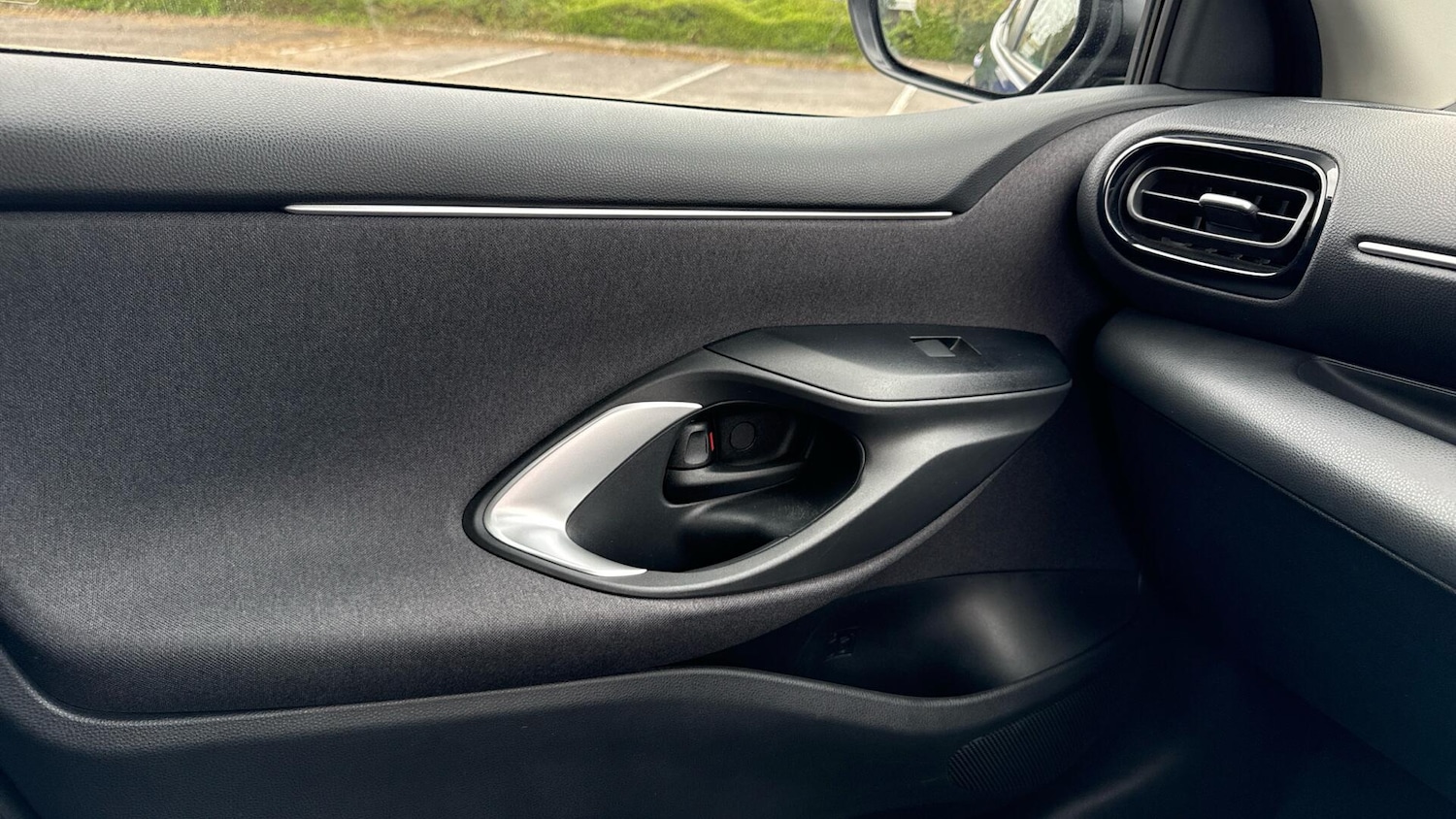 Used Toyota Yaris for sale - 77825100: Photo 32