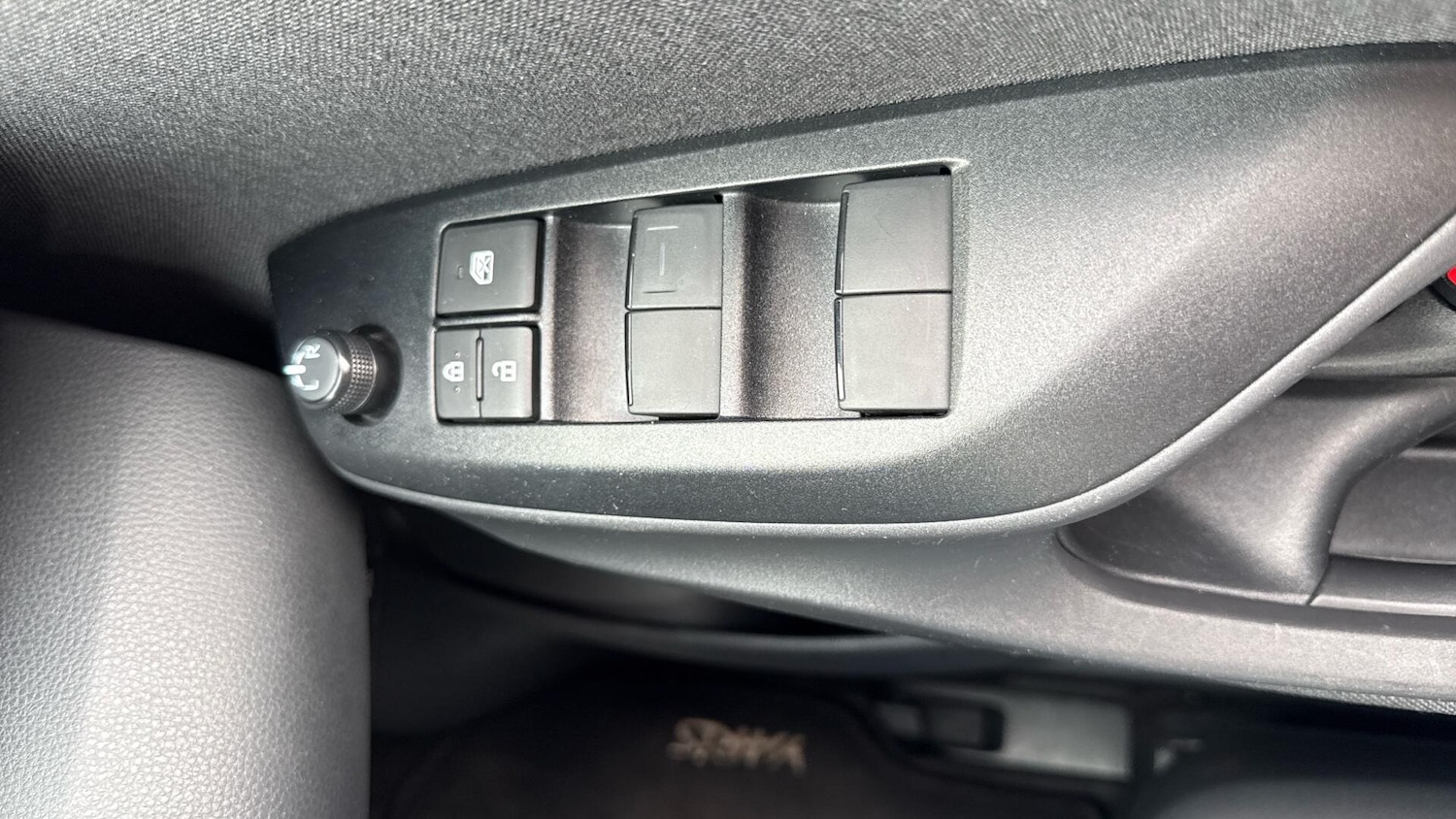 Used Toyota Yaris for sale - 77825100: Photo 38