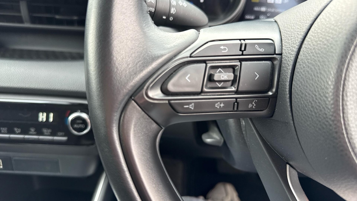 Used Toyota Yaris for sale - 77825100: Photo 40