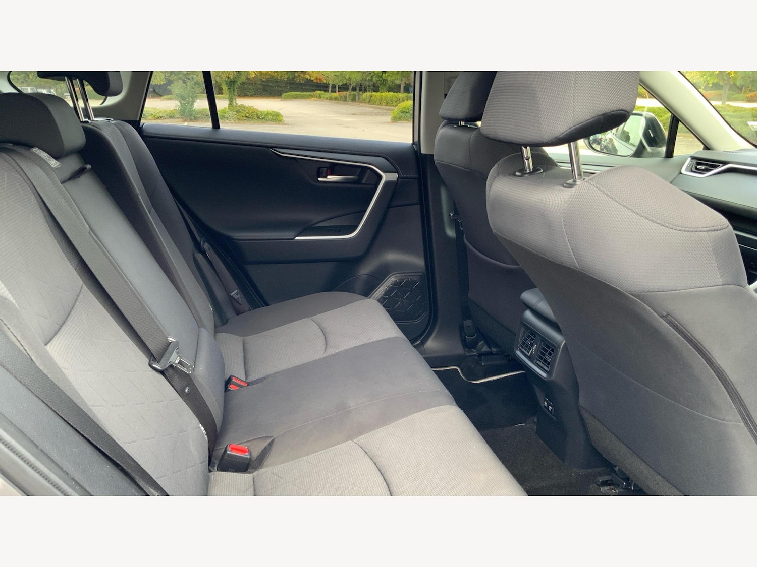 Used Toyota RAV4 2019 for sale - 76189184: Photo 14