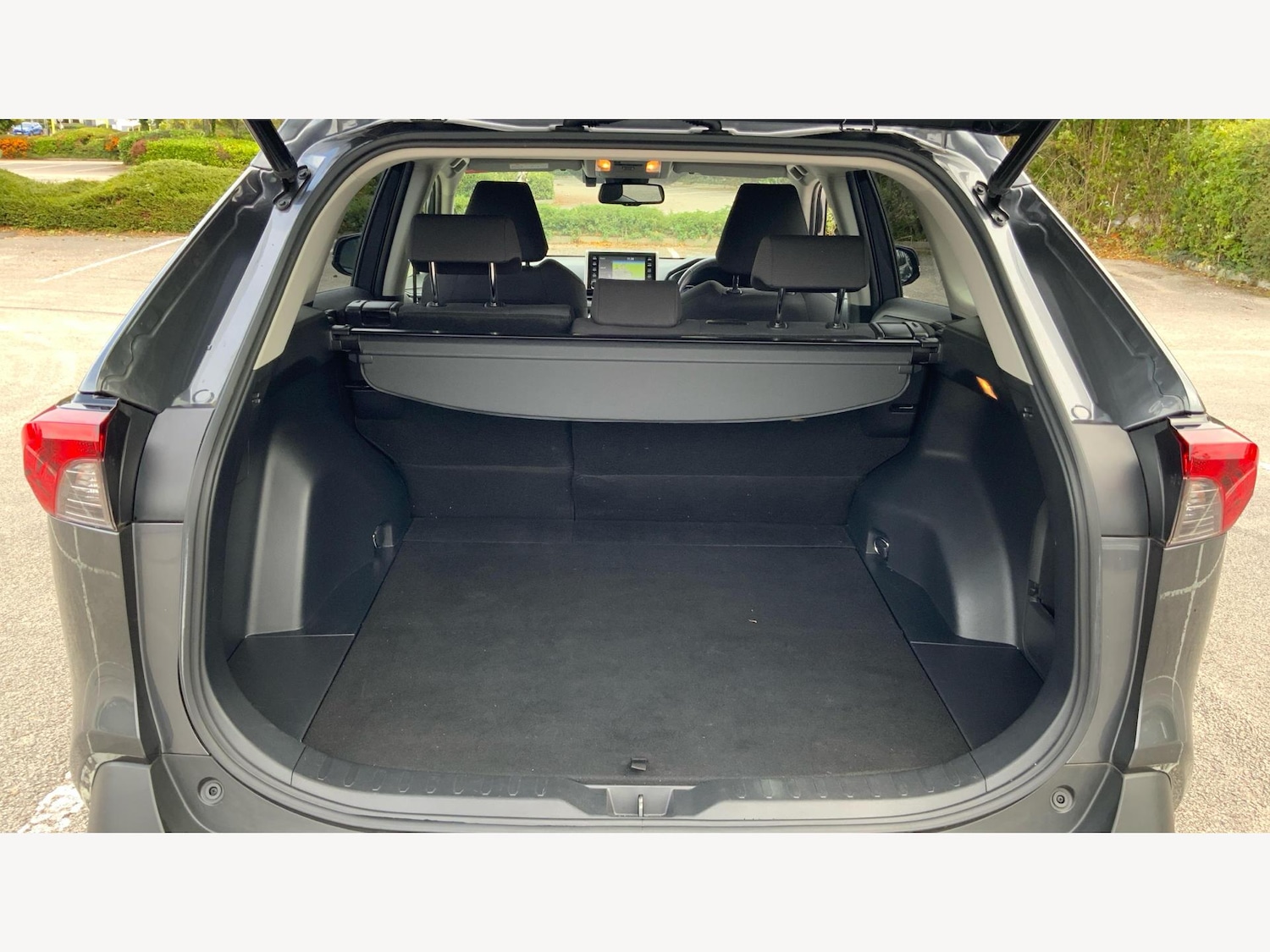 Used Toyota RAV4 2019 for sale - 76189184: Photo 16