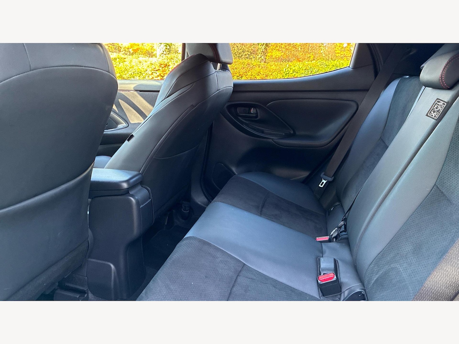 Used Toyota Yaris 2024 for sale - 76377622: Photo 15