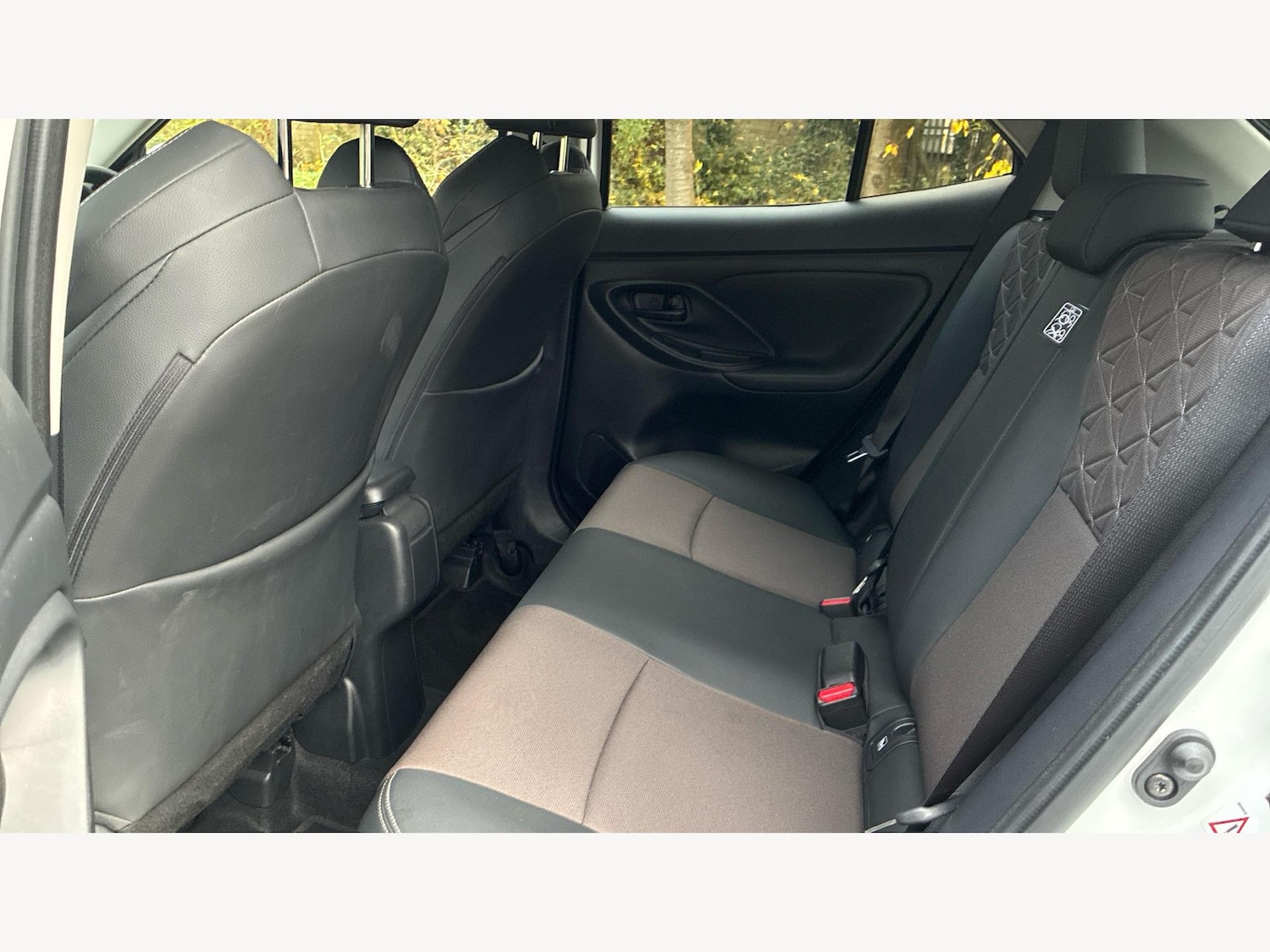 Used Toyota Yaris Cross 2024 for sale - 76527613: Photo 15