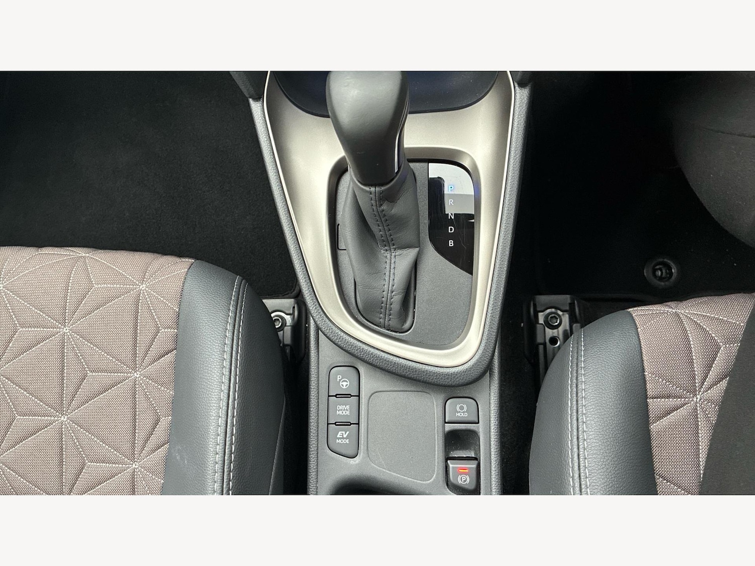 Used Toyota Yaris Cross 2024 for sale - 76527613: Photo 29