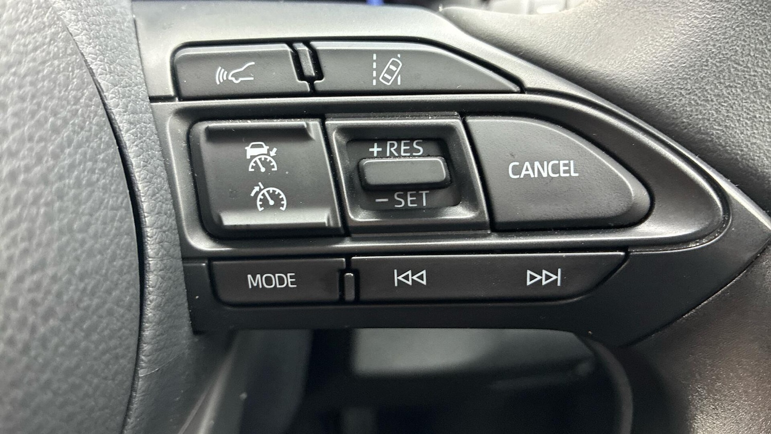 Used Toyota Yaris Cross 2024 for sale - 76527613: Photo 38