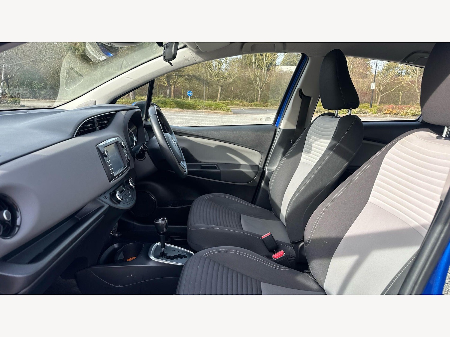 Used Toyota Yaris 2018 for sale - 77737579: Photo 12