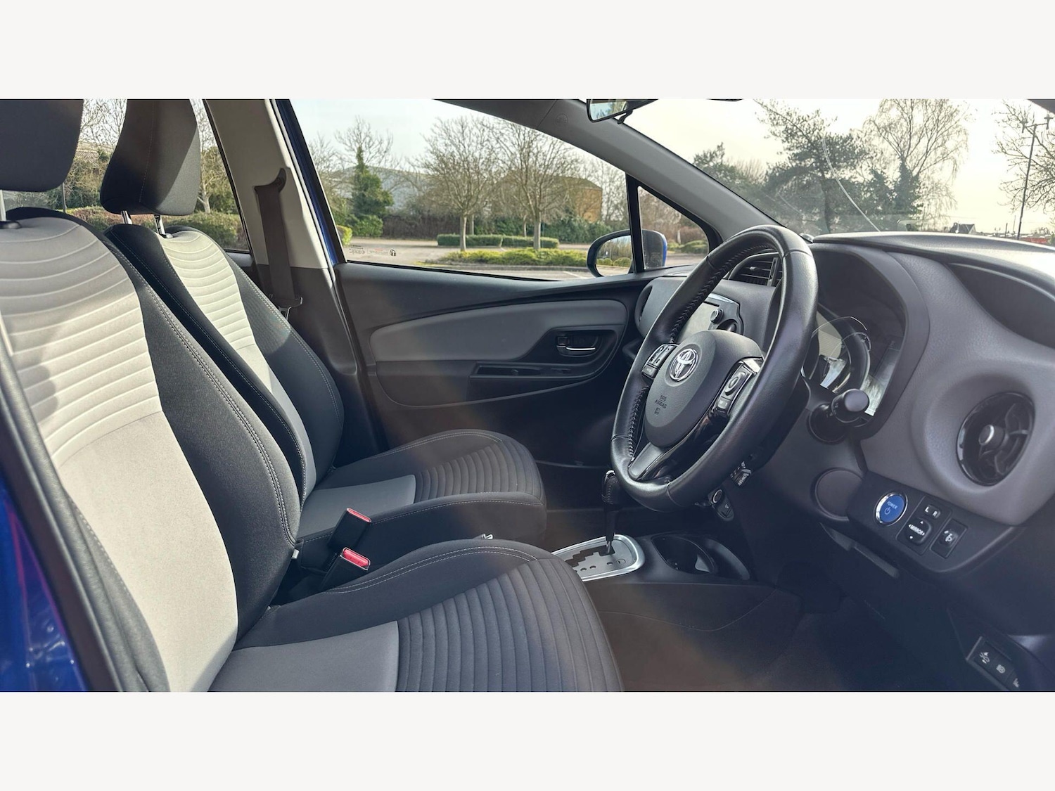 Used Toyota Yaris 2018 for sale - 77737579: Photo 13