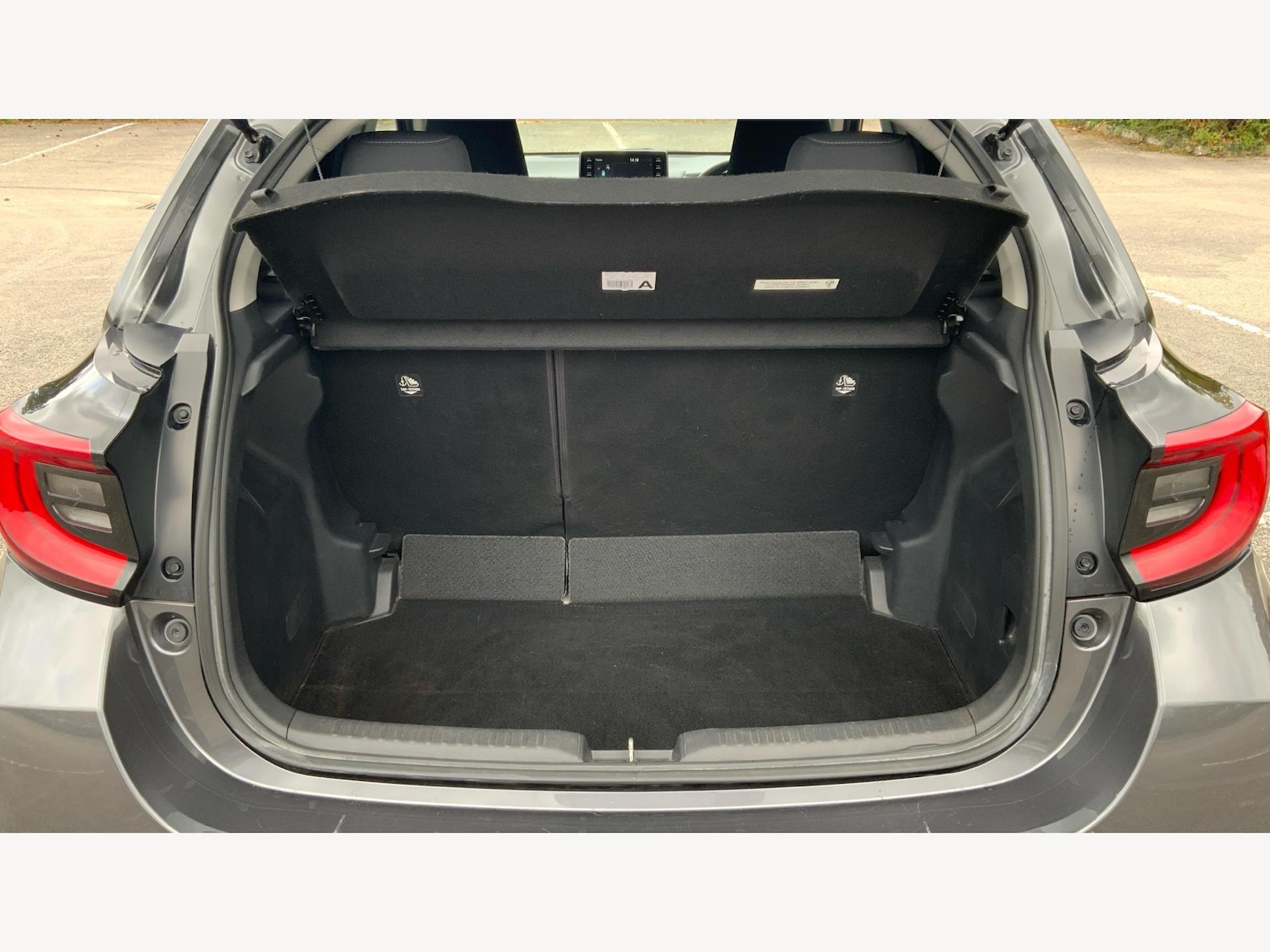 Used Toyota Yaris 2022 for sale - 76349637: Photo 16