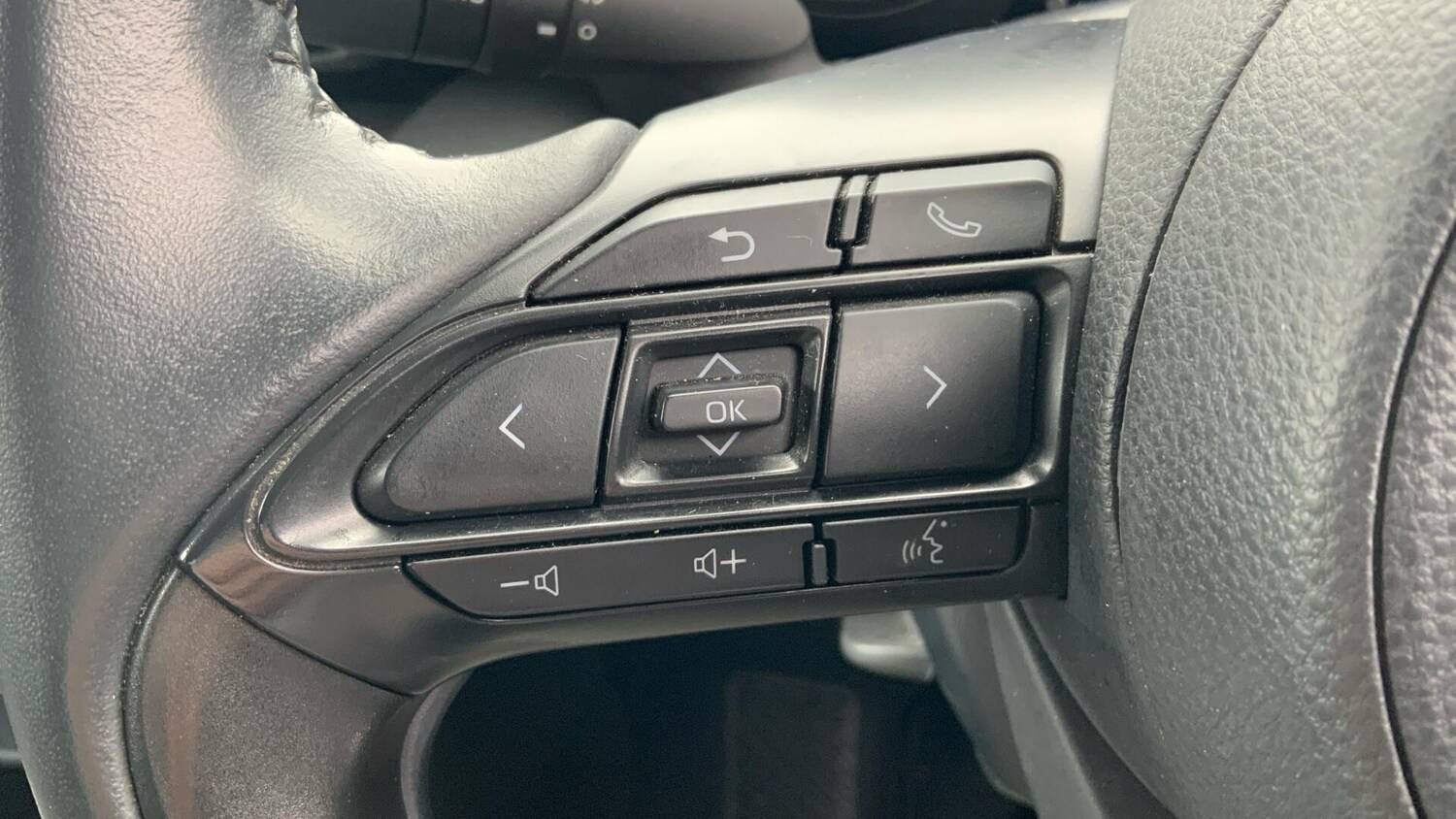 Used Toyota Yaris 2022 for sale - 76349637: Photo 38