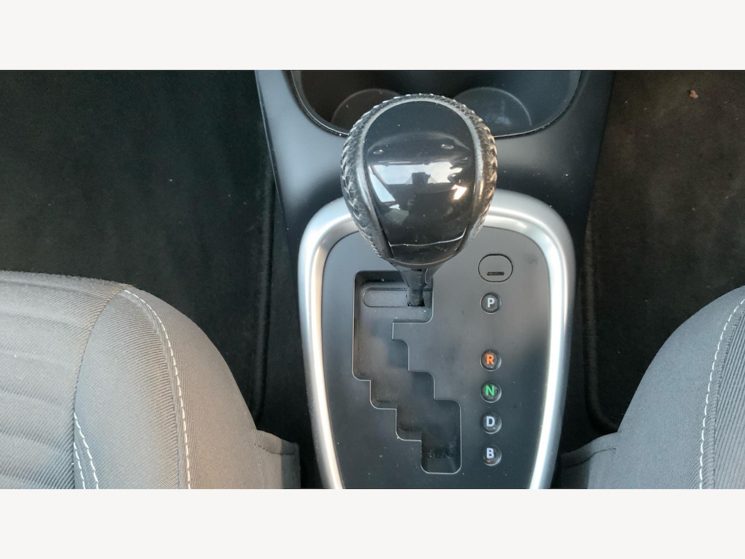 Used Toyota Yaris for sale - 77242383: Photo 24