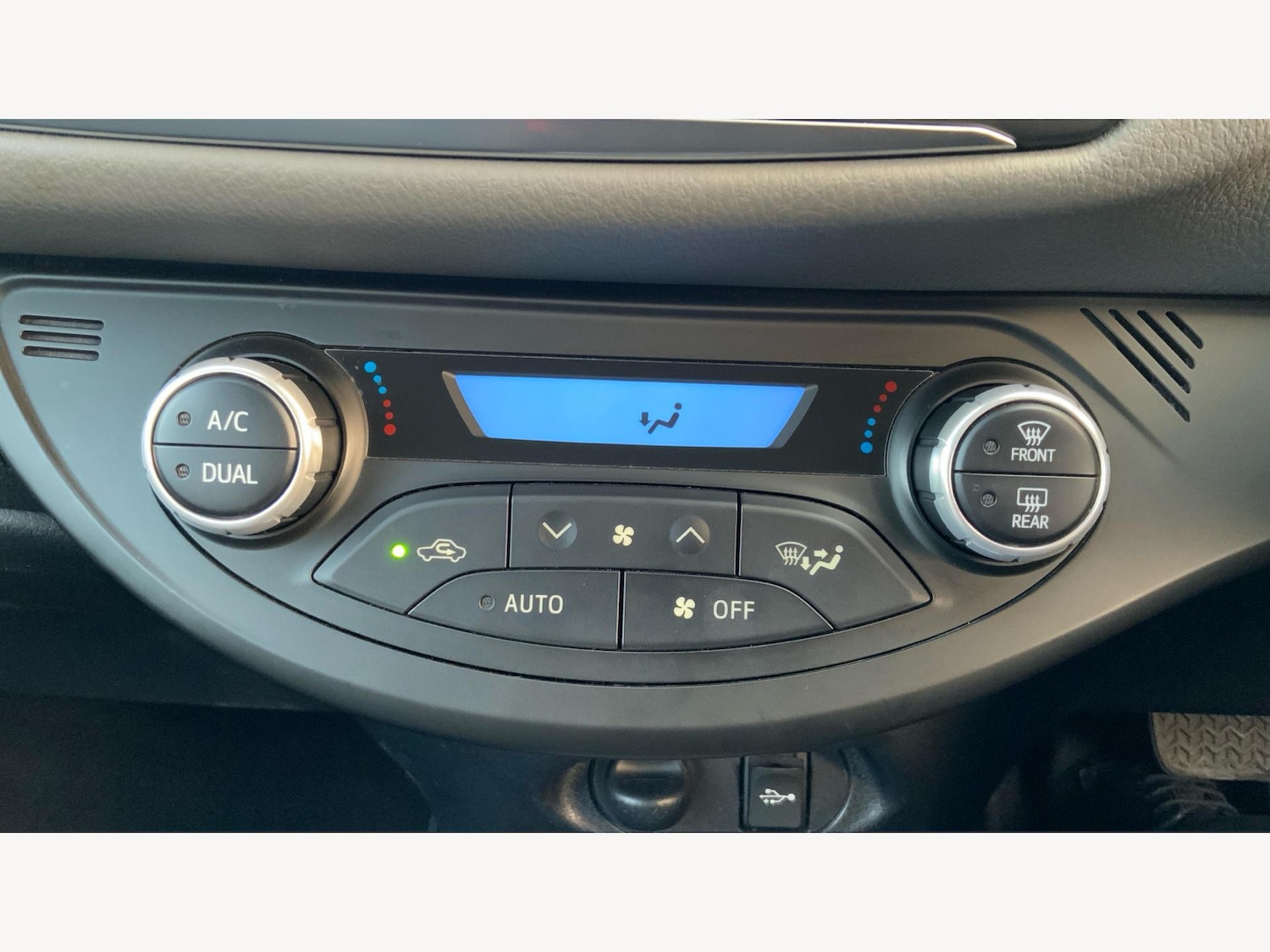 Used Toyota Yaris for sale - 77242383: Photo 26