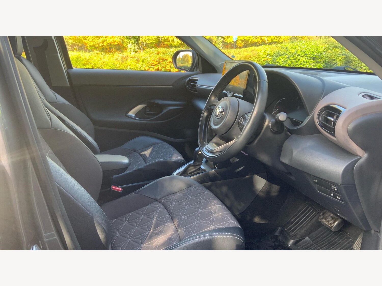 Used Toyota Yaris Cross 2022 for sale - 76251203: Photo 13