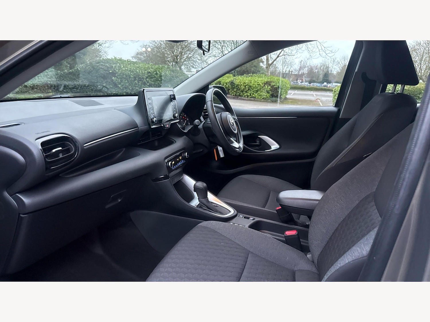 Used Toyota Yaris 2024 for sale - 77645803: Photo 12