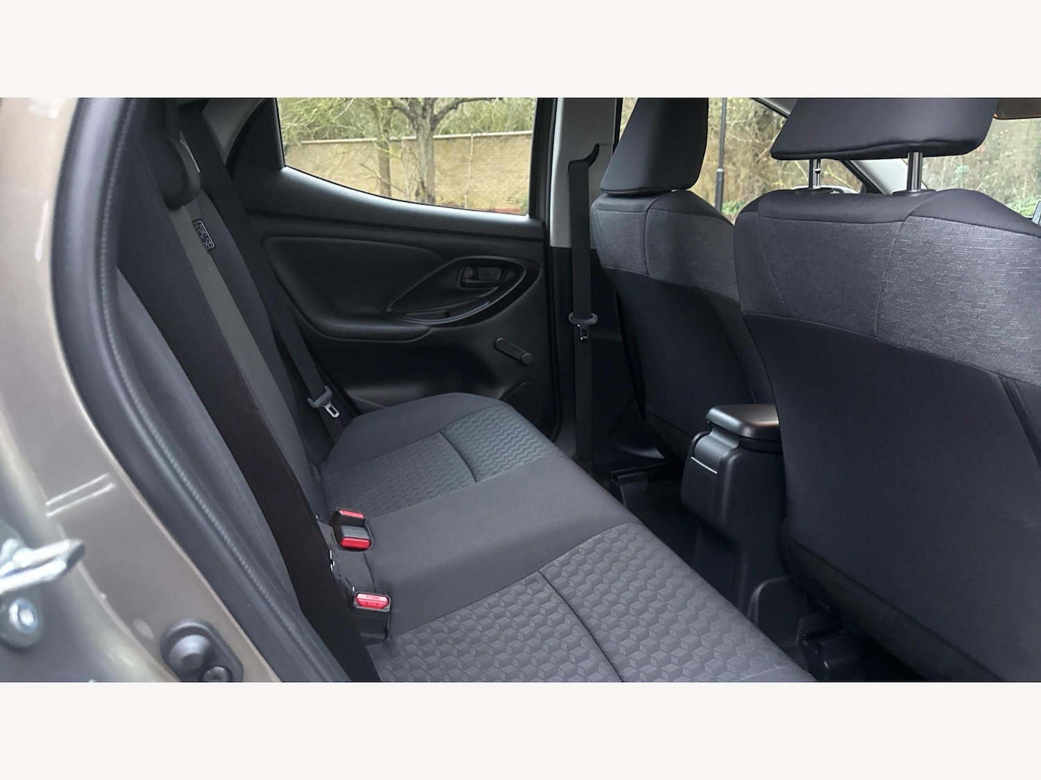 Used Toyota Yaris 2024 for sale - 77645803: Photo 14