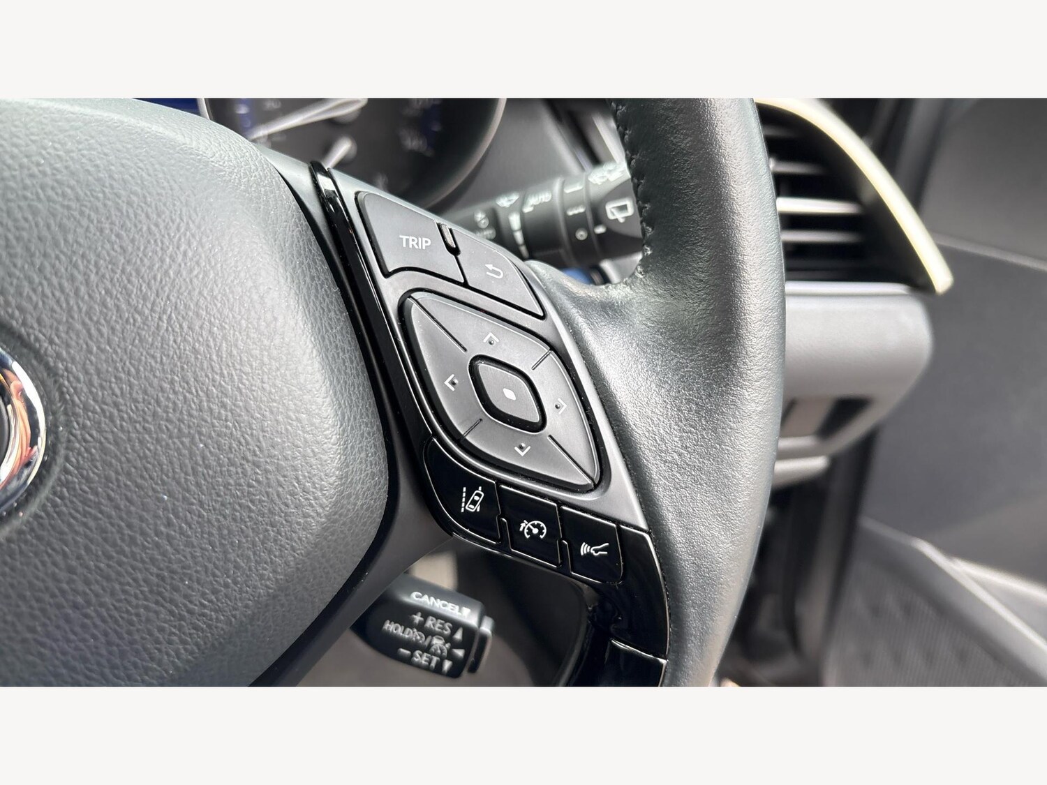 Used Toyota C-HR 2023 for sale - 77455673: Photo 25