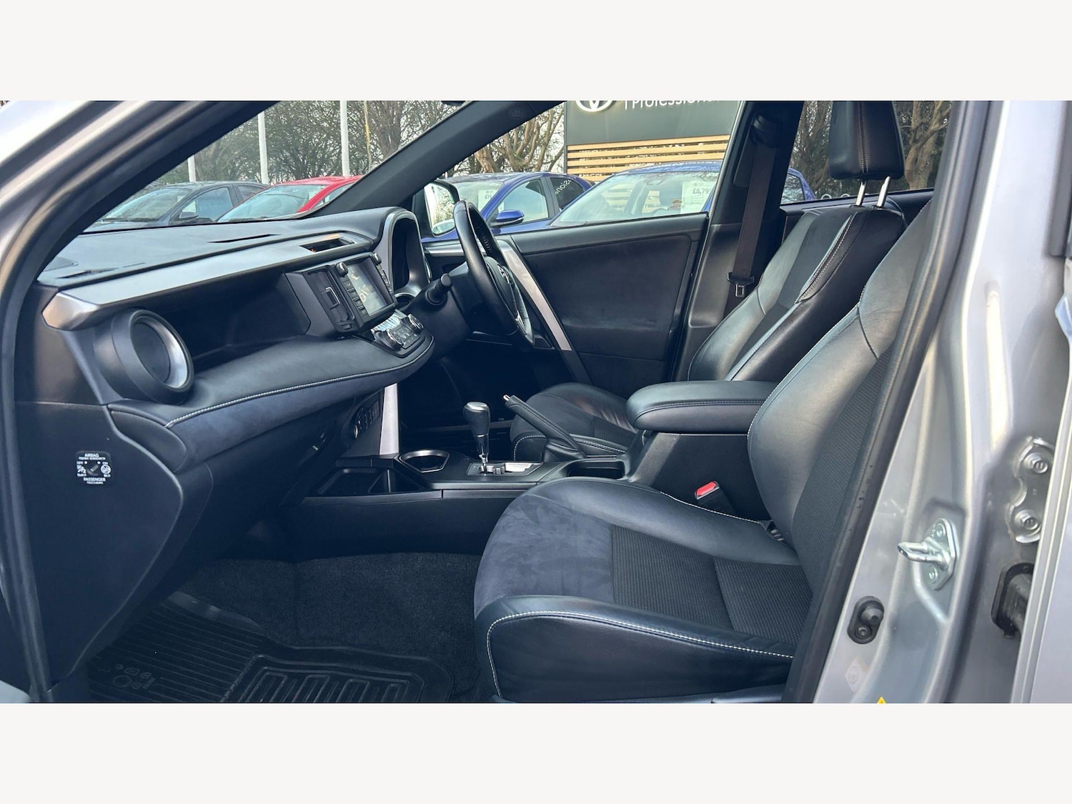 Used Toyota RAV4 2017 for sale - 78020446: Photo 12