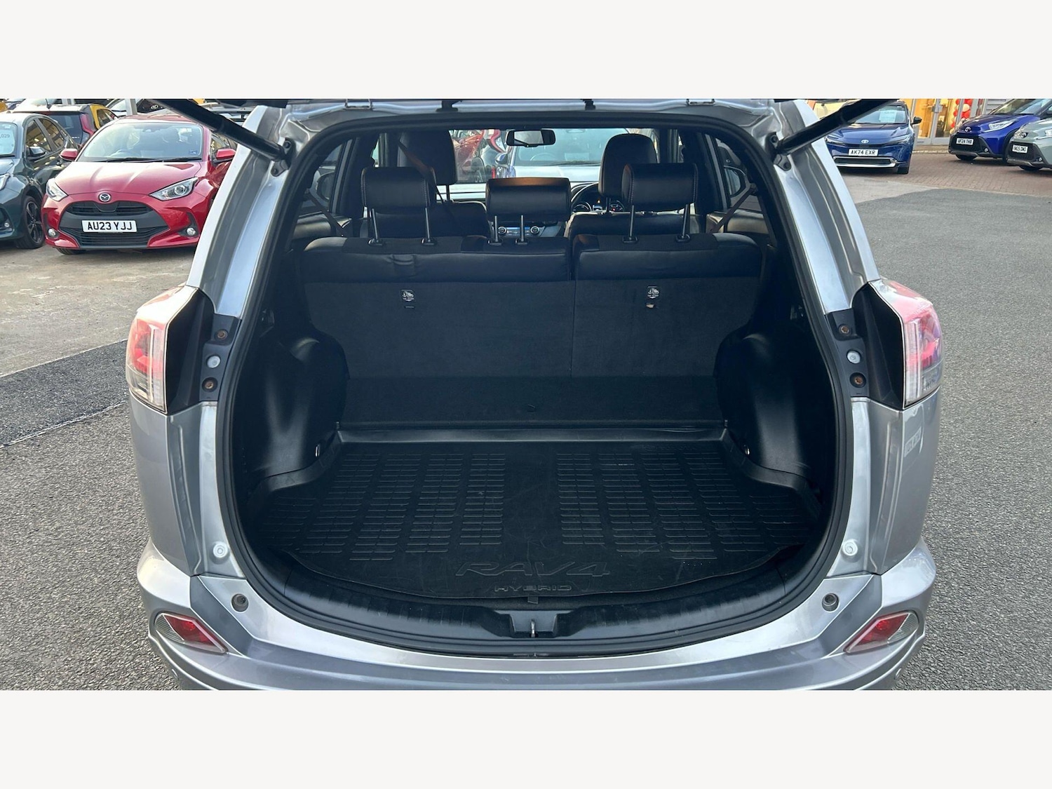 Used Toyota RAV4 2017 for sale - 78020446: Photo 16