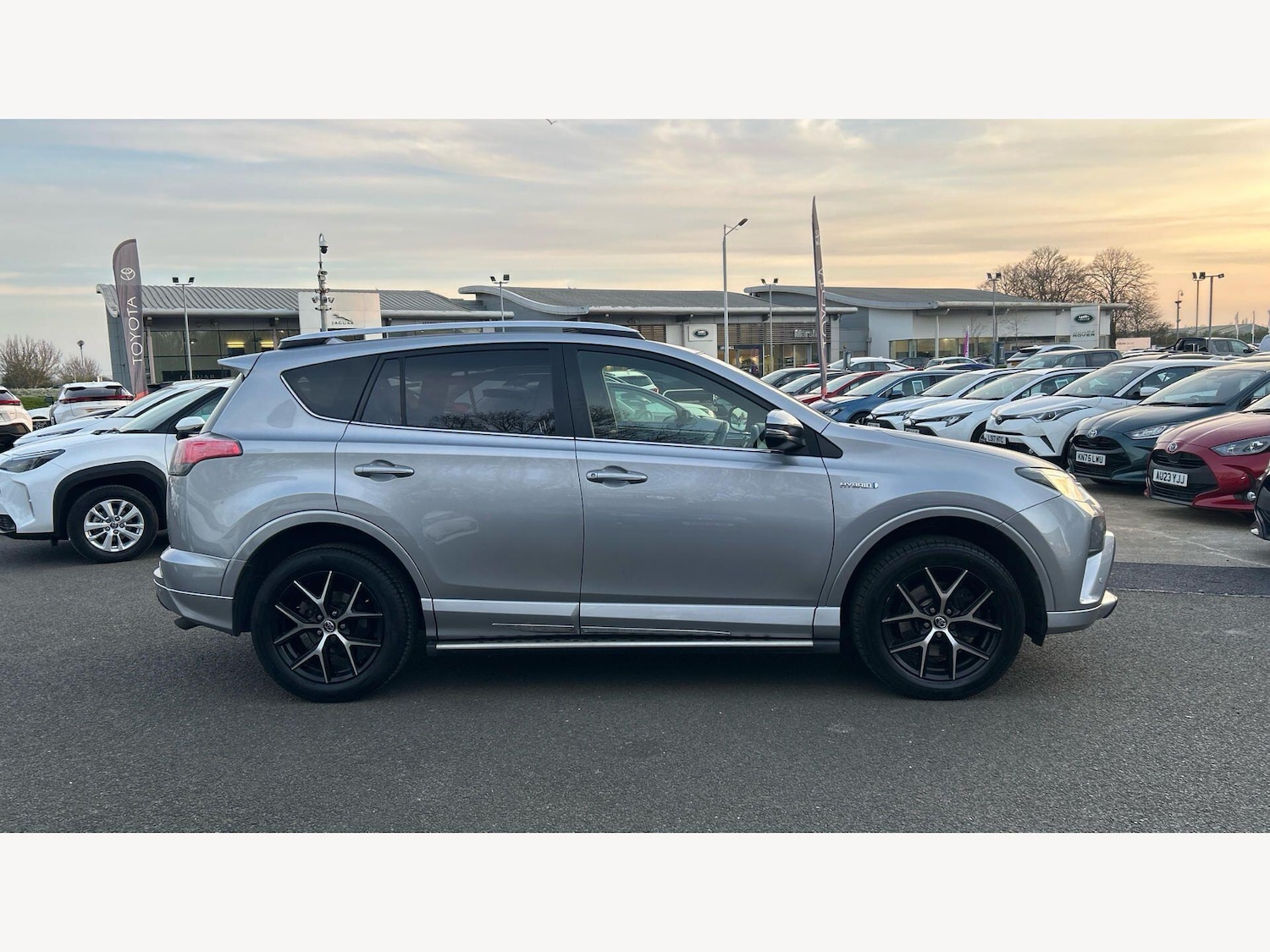 Used Toyota RAV4 2017 for sale - 78020446: Photo 18