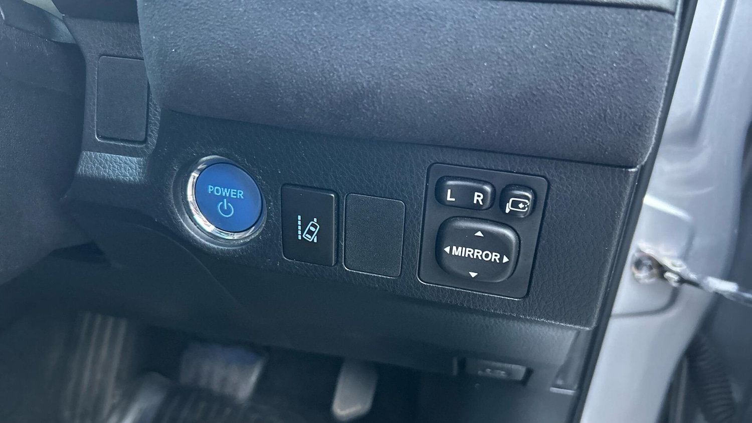 Used Toyota RAV4 2017 for sale - 78020446: Photo 32