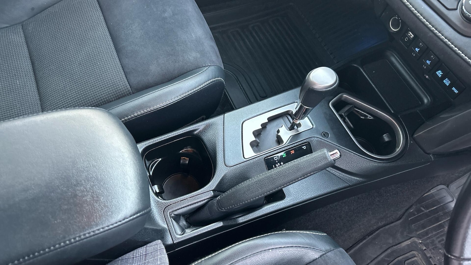 Used Toyota RAV4 2017 for sale - 78020446: Photo 38