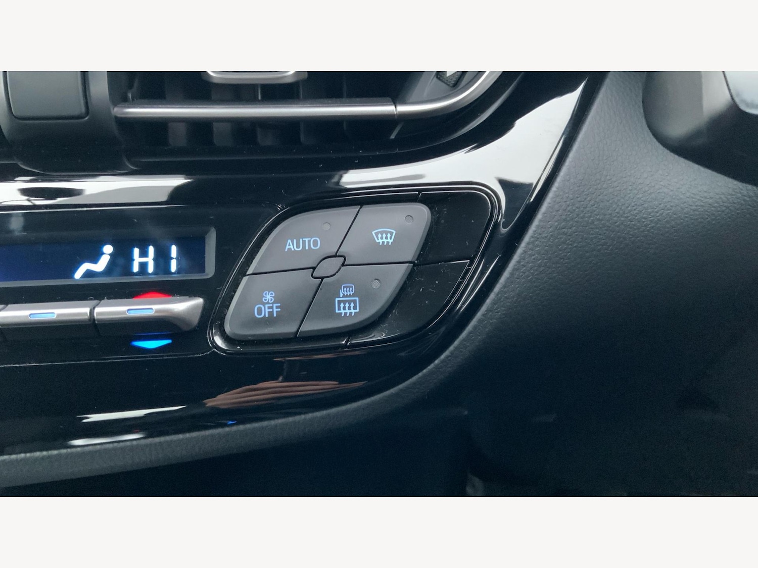 Used Toyota C-HR 2022 for sale - 77387440: Photo 24