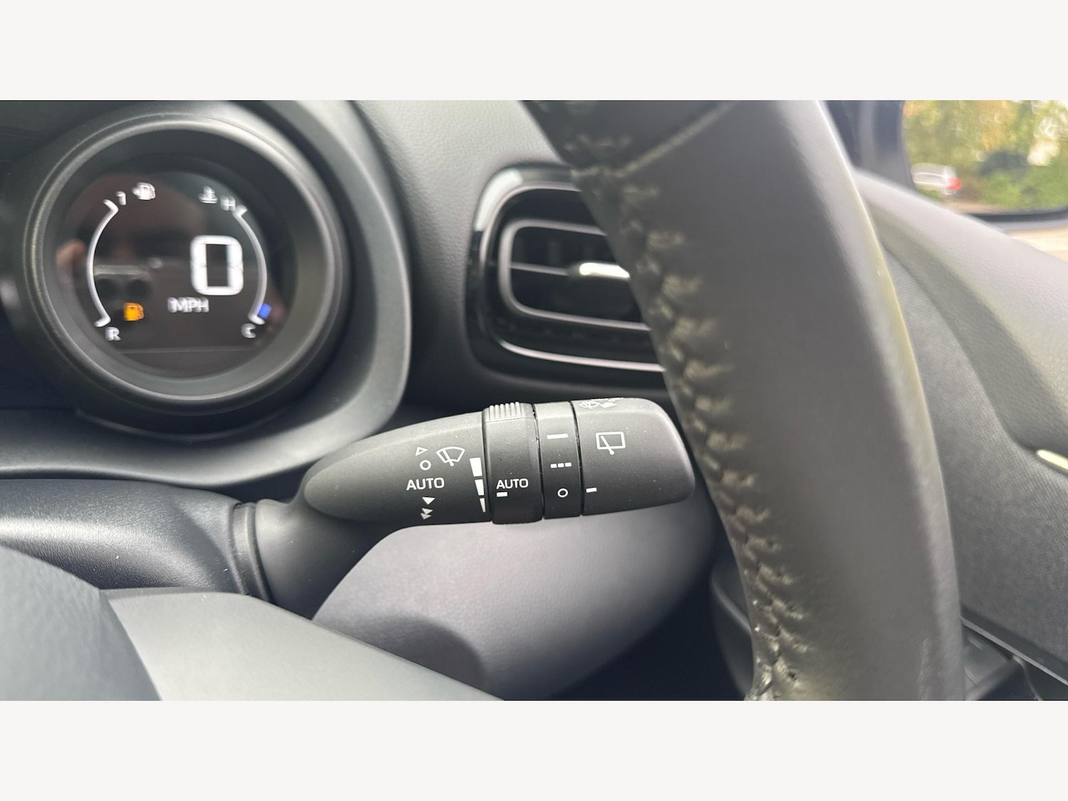 Used Toyota Yaris 2023 for sale - 76189322: Photo 29