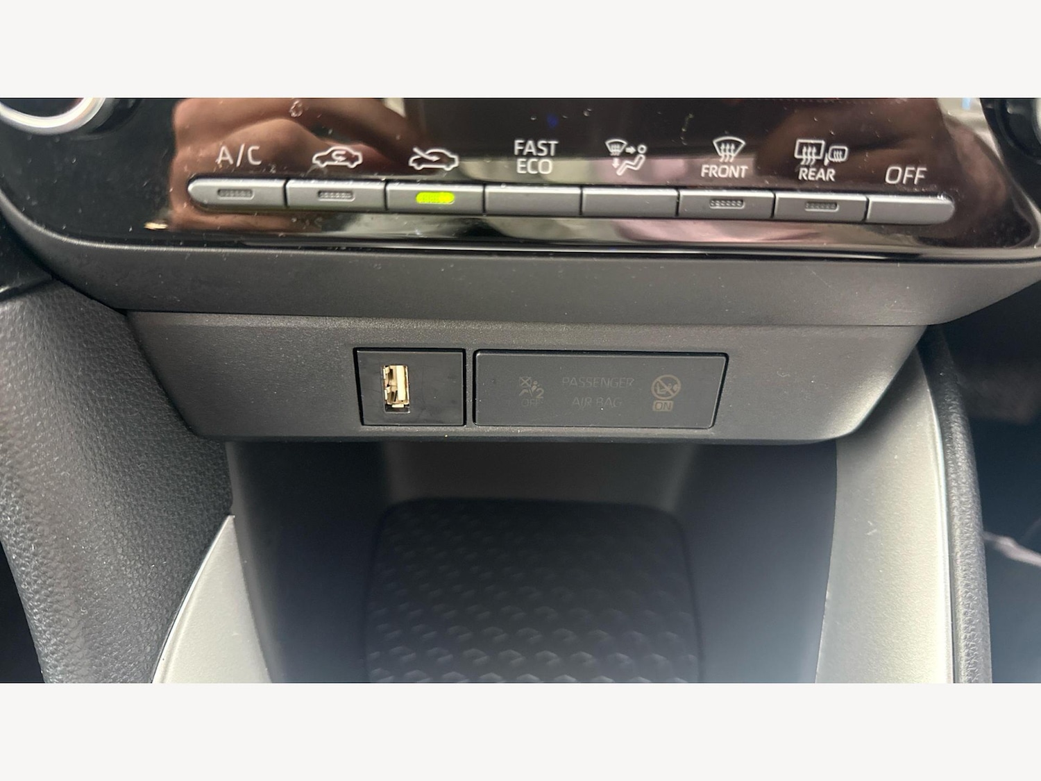 Used Toyota Yaris 2023 for sale - 76189322: Photo 37