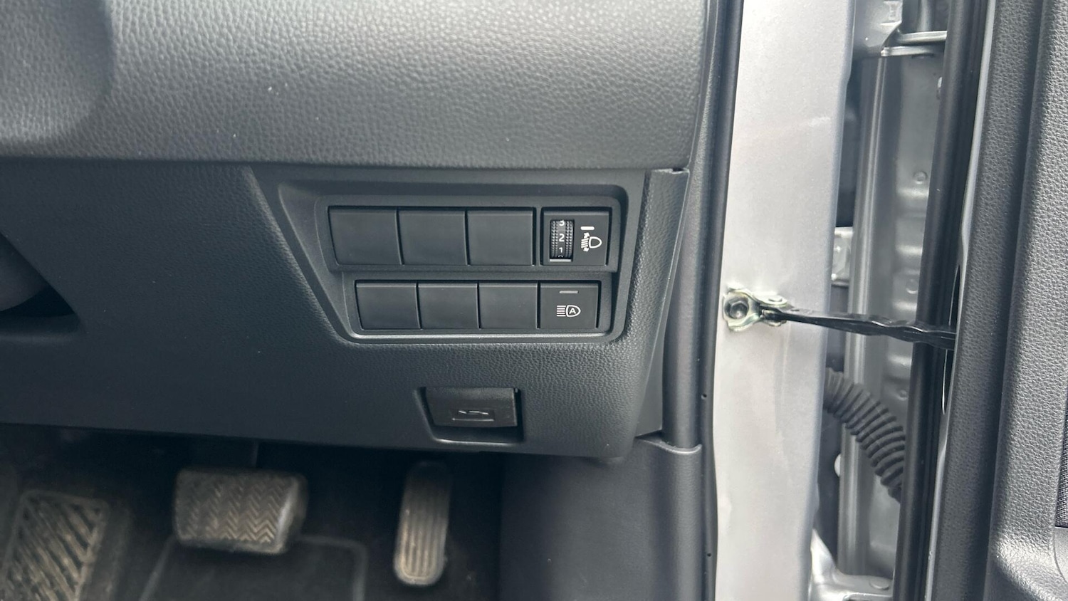 Used Toyota Yaris Cross 2024 for sale - 77511467: Photo 32