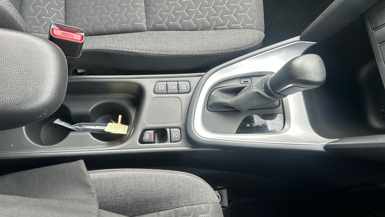 Used Toyota Yaris Cross 2024 for sale - 78020448: Photo 34