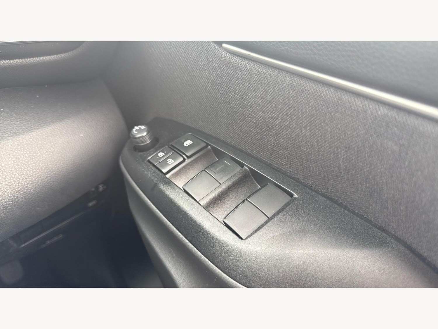 Used Toyota Yaris 2024 for sale - 76389414: Photo 32