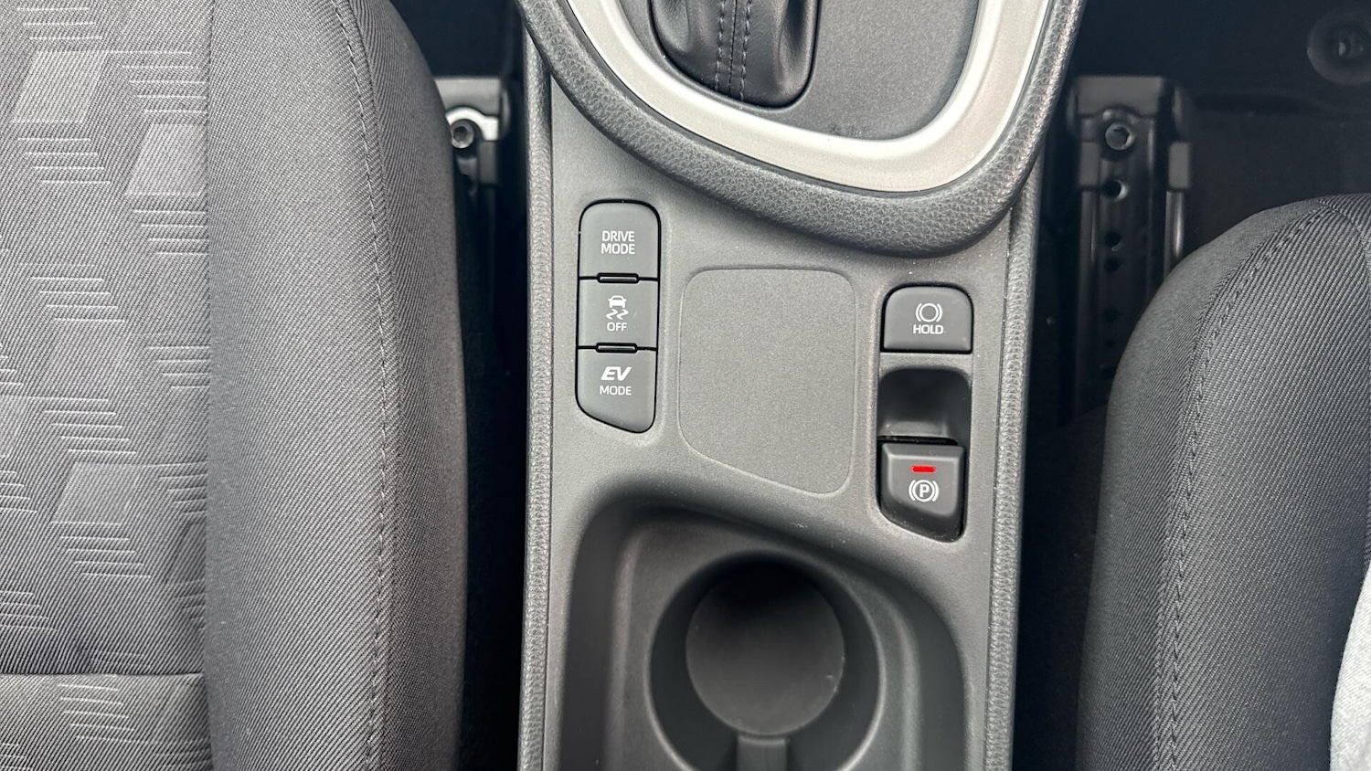 Used Toyota Yaris 2024 for sale - 76389414: Photo 39