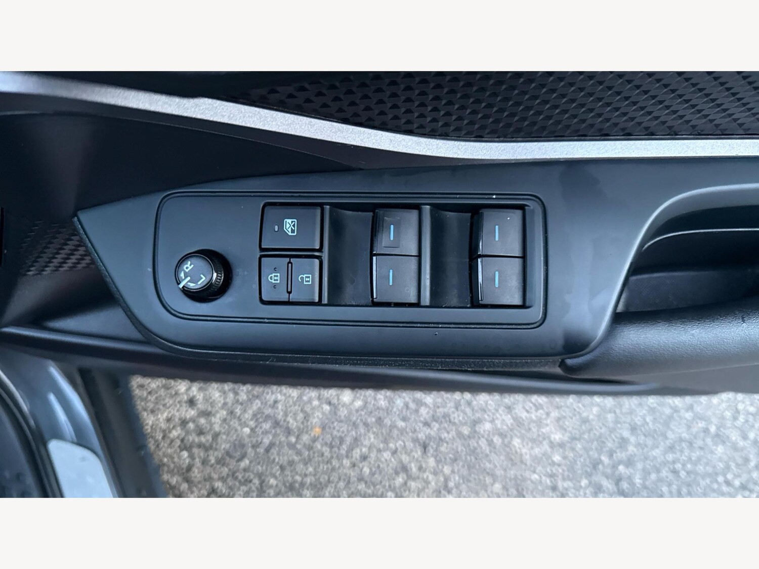 Used Toyota C-HR 2022 for sale - 77081927: Photo 27